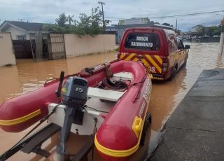 Chuvas deixam 781 desabrigados em Santa Catarina