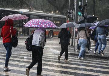 Natal tem previsão de chuvas fortes em quase todo o país