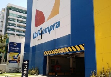 Supermercado é interditado na Ponta Verde por ausência de alvará