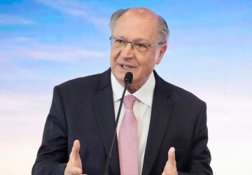 Safra recorde deve reduzir preço dos alimentos, diz Alckmin