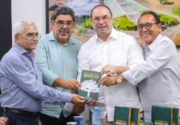 Obra literária de jornalistas homenageia personagens e os 100 anos de Arapiraca