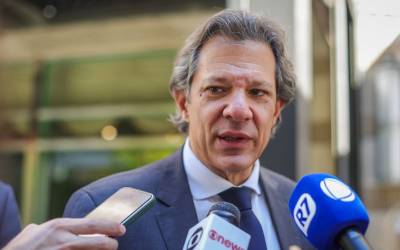 Haddad discute pacote de corte de gastos com Forças Armadas