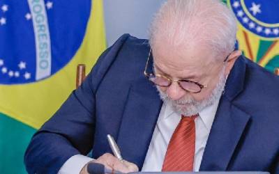 Lula sanciona com vetos projeto que muda regras para BPC