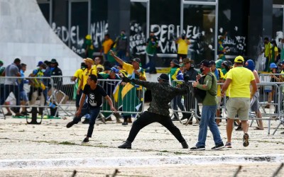 Para psicanalistas, ataque do 8/1 foi movido por revolução imaginária