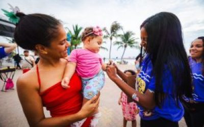 Pulseiras de identificação garantem segurança das crianças no Festival Verão Massayó