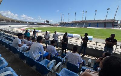 Socioeducandos visitam Estádio Rei Pelé em atividade guiada pela Selaj e Seprev