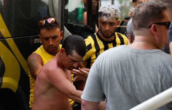 Justiça do Rio converte em preventiva prisão de torcedores uruguaios