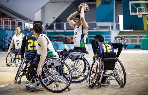 Seleção de basquete em cadeira de rodas estreia no Sul-Americano