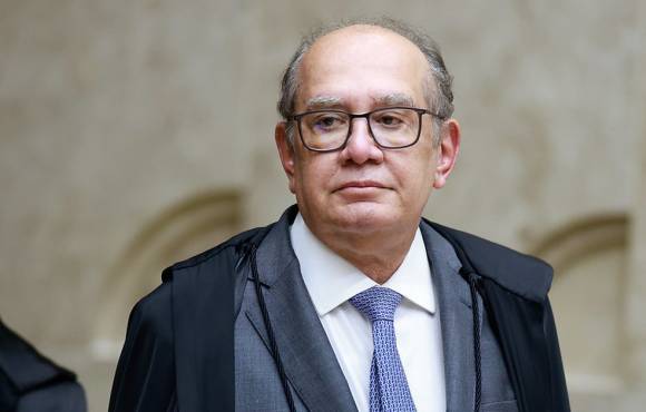 Gilmar Mendes vota para colocar jogador Robinho em liberdade