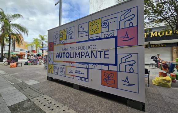 Prefeitura inicia instalação de banheiros públicos autolimpantes em Maceió