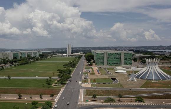 Governo libera R$ 1,7 bilhão bloqueados do Orçamento