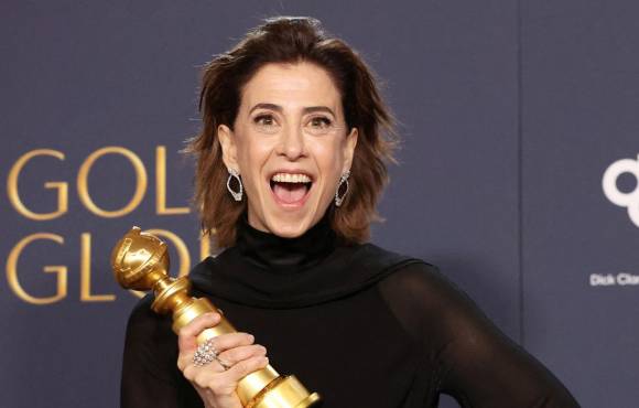 Fernanda Torres leva Globo de Ouro por atuação em Ainda Estou Aqui