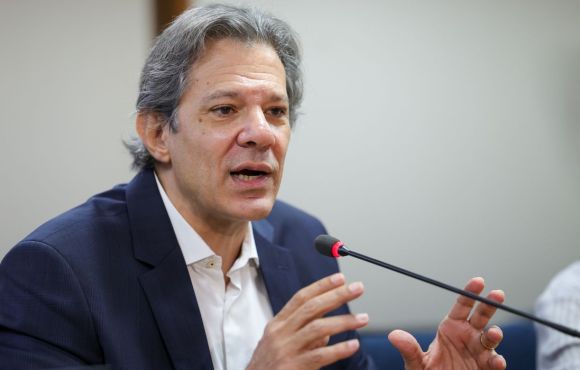 Haddad desmente imposto sobre pets e Pix após vídeo falso feito com IA