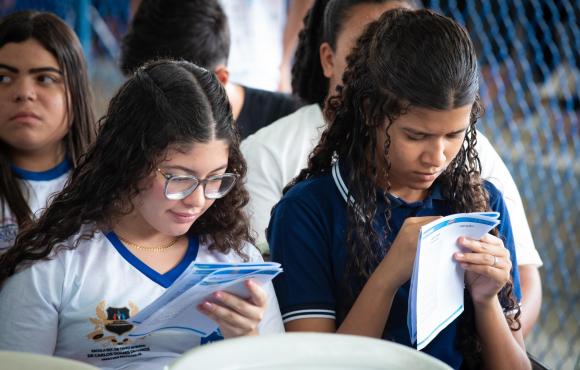 Seduc comemora bom desempenho de estudantes da rede estadual no Enem