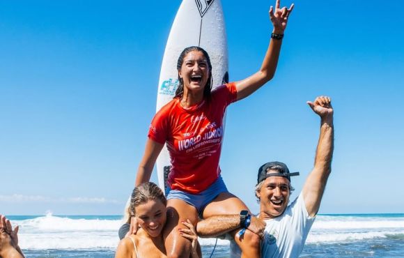 Luana Silva bate japonesa e fatura título do Mundial Júnior de Surfe