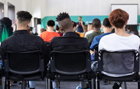 Brasil tem pelo menos 9 mil estudantes trans matriculados nas escolas