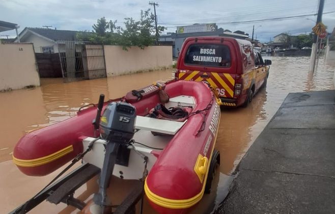 Chuvas deixam 781 desabrigados em Santa Catarina